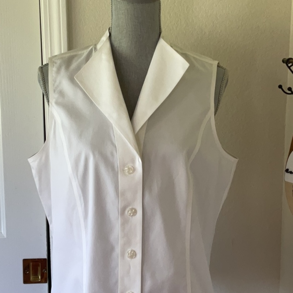 Jones New York White Sleeveless Button-Up Blouse